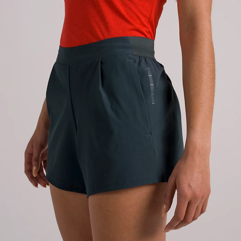 WOMEN'S CORE 4" SHORT